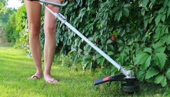 What are the differences between Lawn Edgers and String Trimmers?